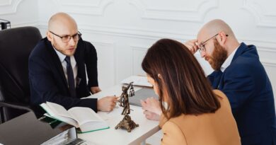 Jak interpretować zapisy ogólnych warunków umów?