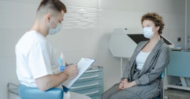 Centrum medyczne w Tarnowskich Górach – jakie zabiegi laryngologiczne i dermatologiczne warto znać?