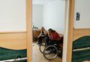 Jak zorganizować opiekę nad starszym rodzicem w domu?